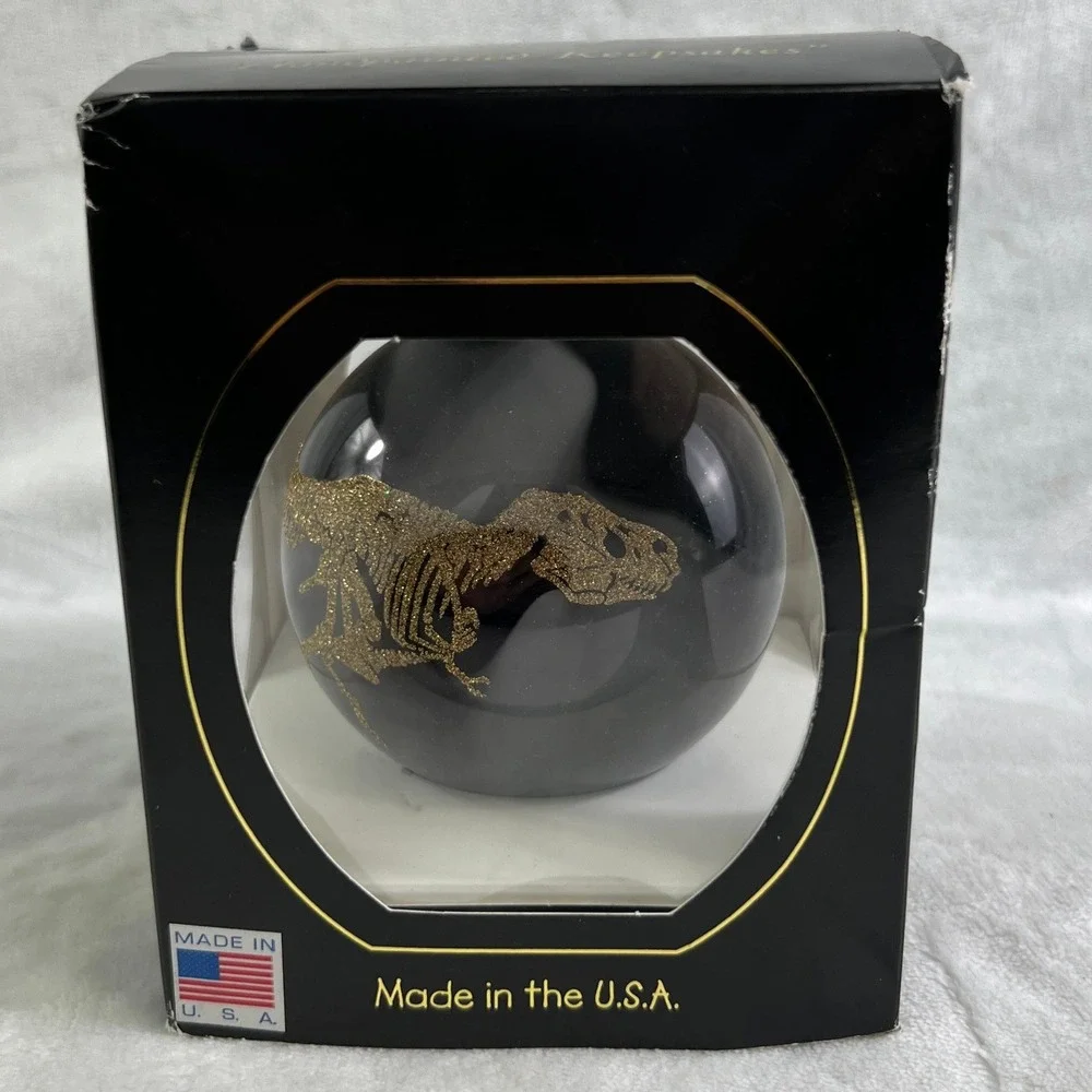 Heart Gifts T-Rex Skeleton Glass Ornament Smithsonian Natural History Museum